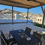 Maria's Syros إرموبولّي